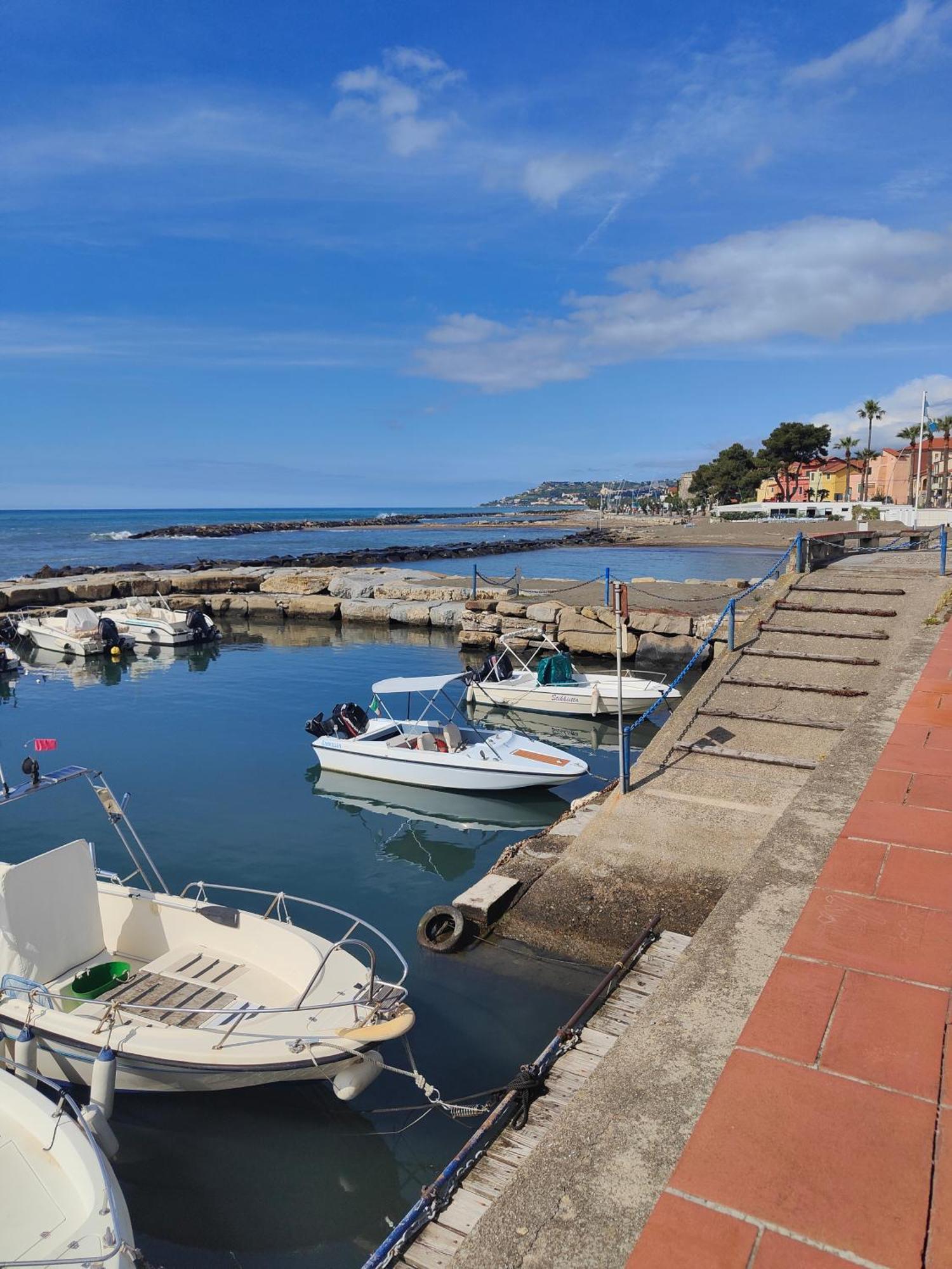 Riva Vacanze Riva Ligure Luaran gambar